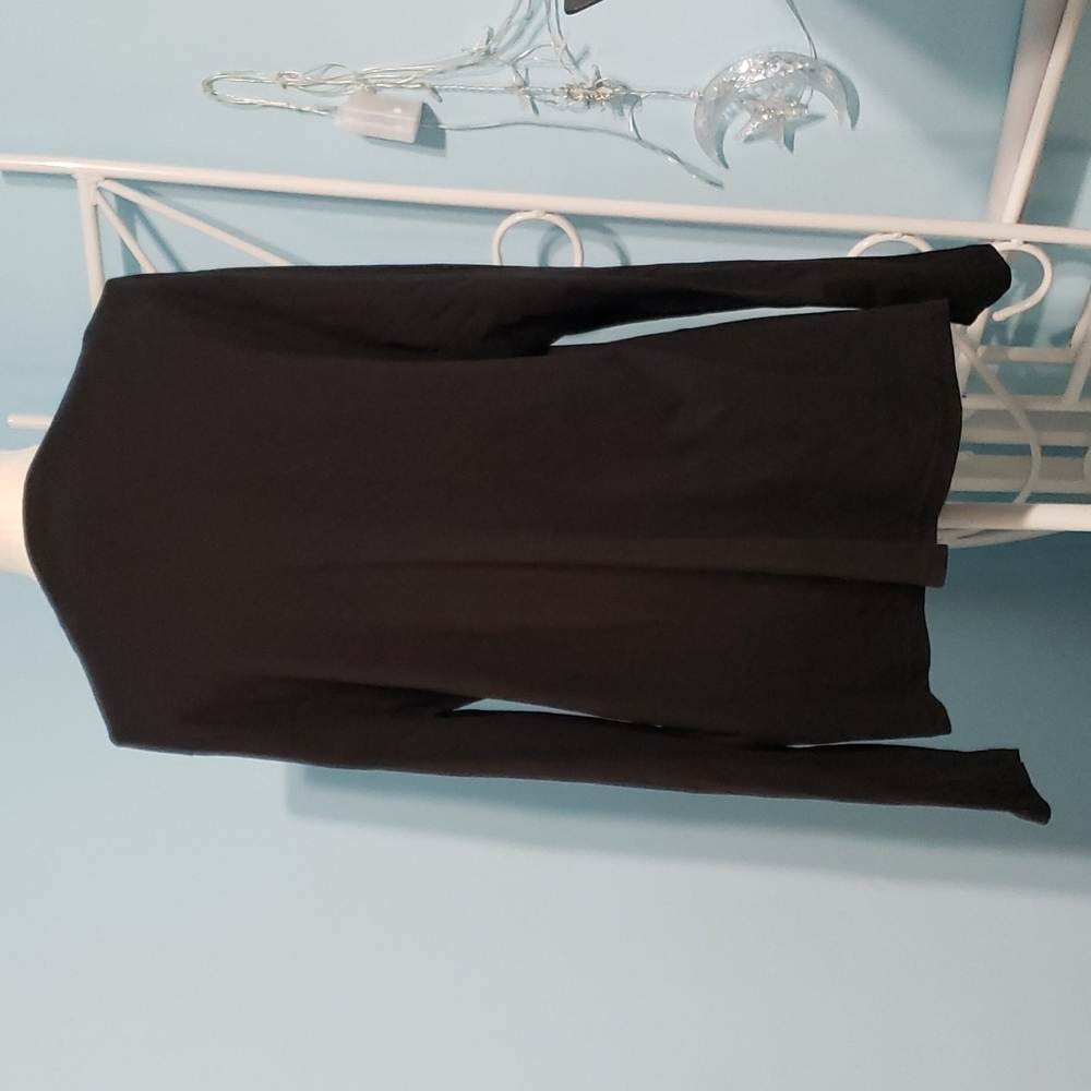 Basic Long Sleeve Tee - Picture 7 of 7